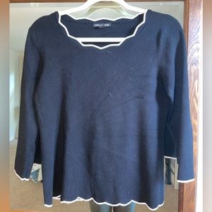 Black and white sweater, 3/4 sleeves